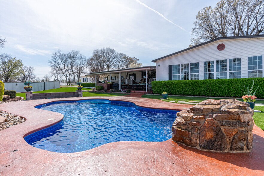 More Photos Of 464779 E 1070 Rd, Sallisaw Flex For Sale