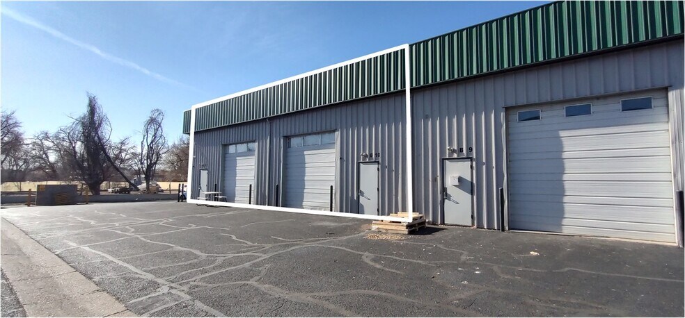 More Photos Of 418 8th St SE, Loveland Warehouse For Sale