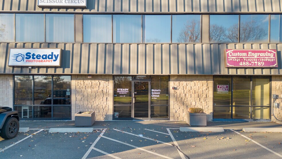 More Photos Of 540 E Main St, Branford Flex For Sale