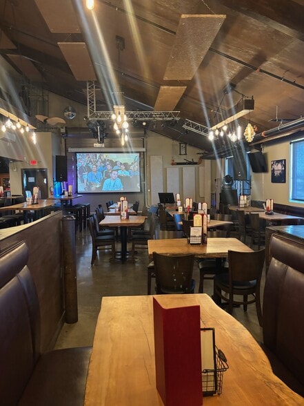 More Photos Of 1941 Marine View Dr, Tacoma Restaurant For Sale