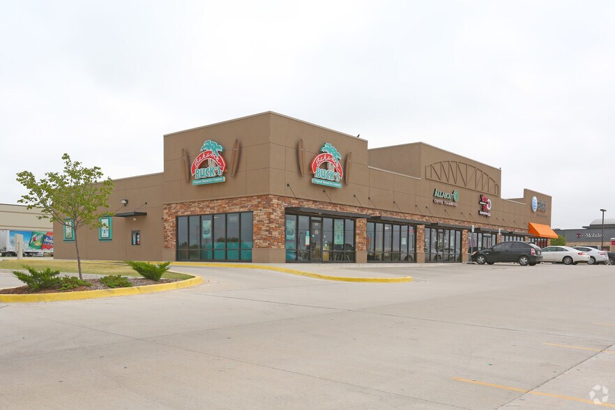 More Photos Of 761 SW 19th St, Moore General Retail For Sale
