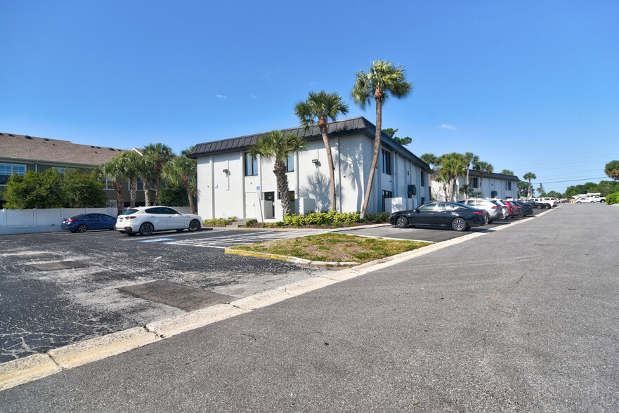 More Photos Of 12945 Seminole Blvd, Largo Office For Lease