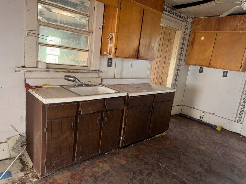More Photos Of 2815 Wicklow St, Savannah Office For Sale