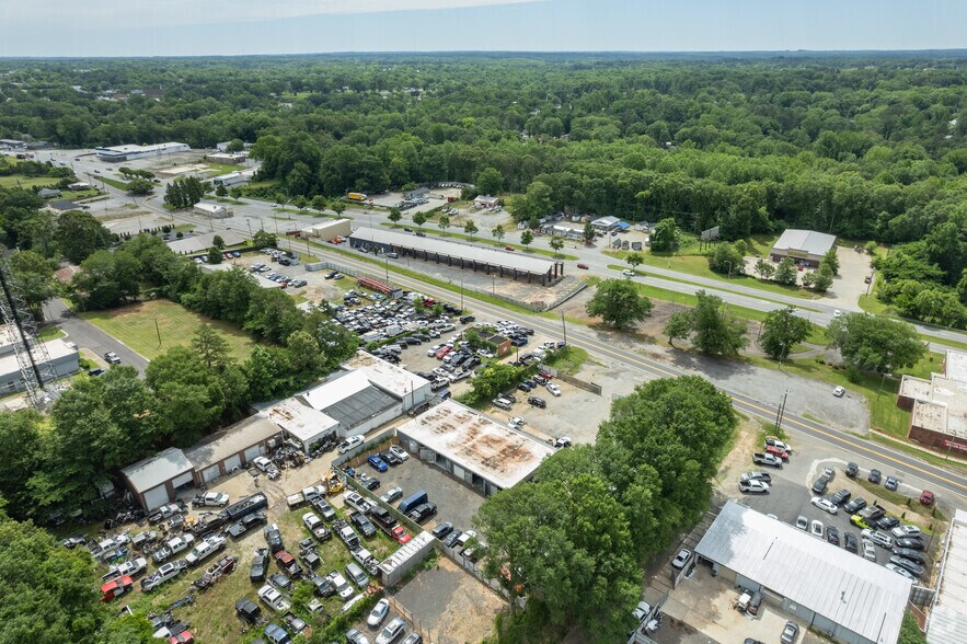 More Photos Of 860 W Main St, Spartanburg Light Distribution For Sale