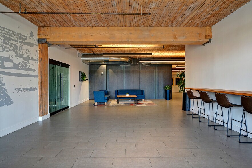 More Photos Of 5100 S Macadam Ave, Portland Office For Lease