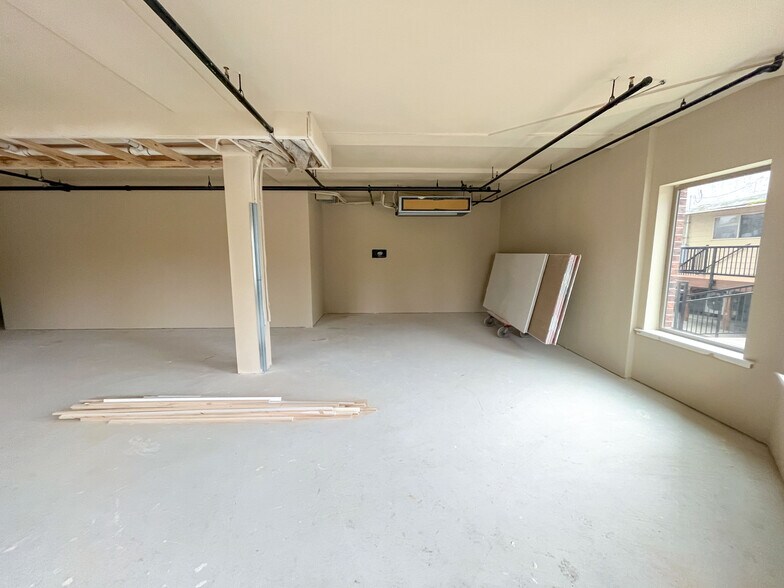 More Photos Of 107 C Street, Independence Apartments For Lease