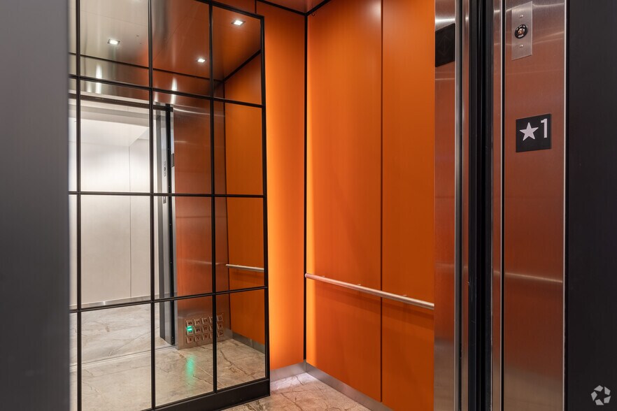 More Photos Of 215 N Peoria St, Chicago Office For Lease