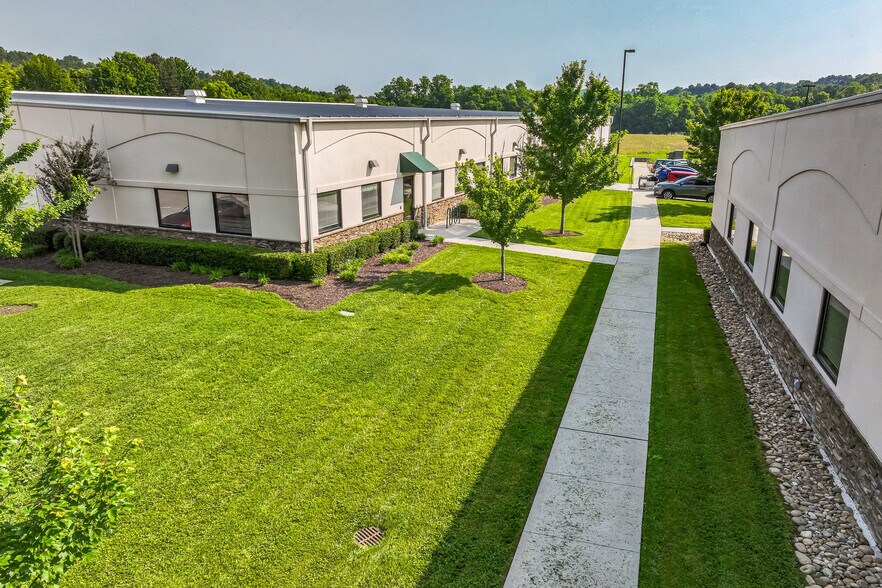 More Photos Of 3231 N Star Cir, Louisville Office For Lease