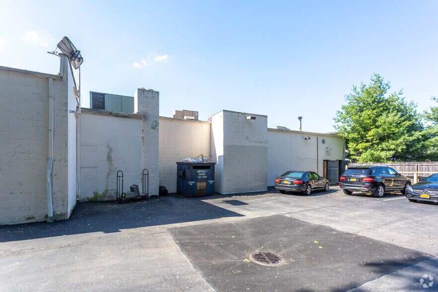 More Photos Of 206-214 Glen Cove Ave, Glen Cove Freestanding For Lease