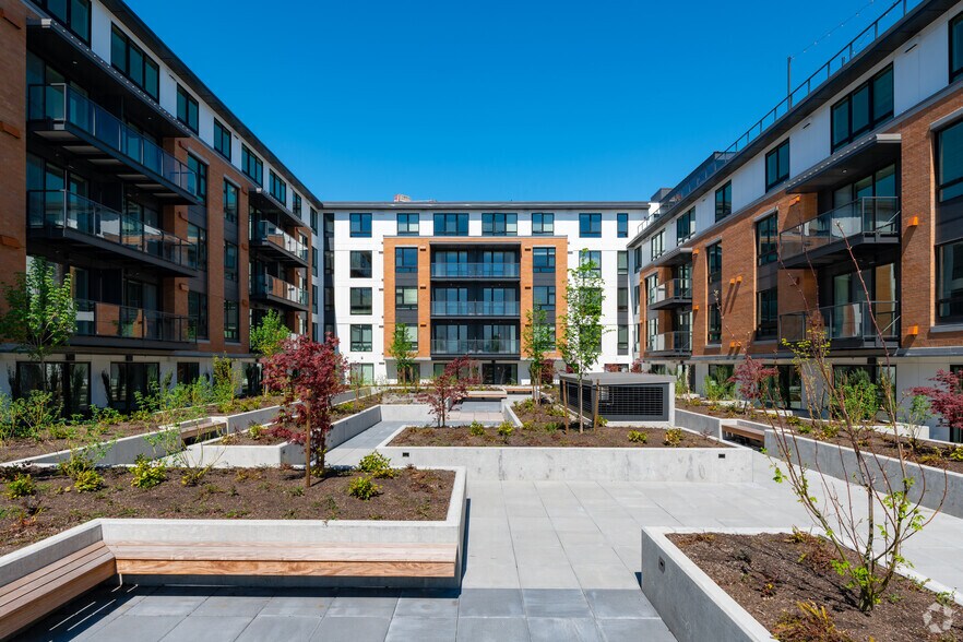 More Photos Of 109 S Division St, Auburn Apartments For Lease