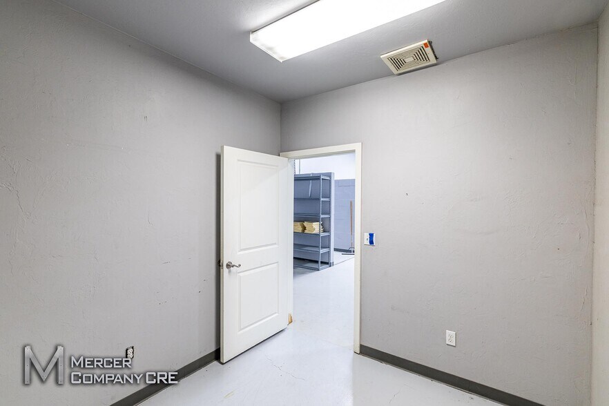 More Photos Of 3300 N Santa Fe Ave, Oklahoma City Warehouse For Sale