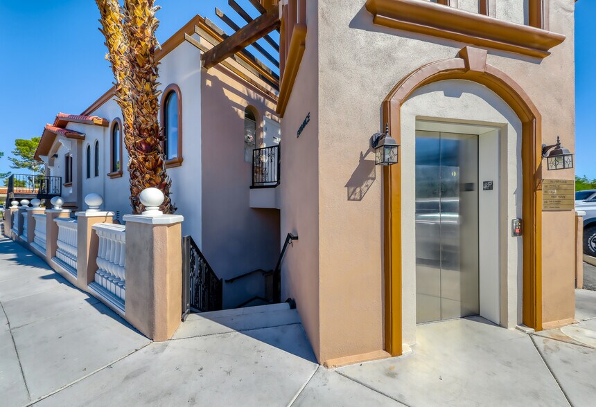 More Photos Of 2801 W Charleston Blvd, Las Vegas Medical For Lease