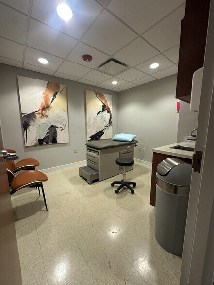 More Photos Of 4525 S Klein Ave, Oklahoma City Medical For Lease
