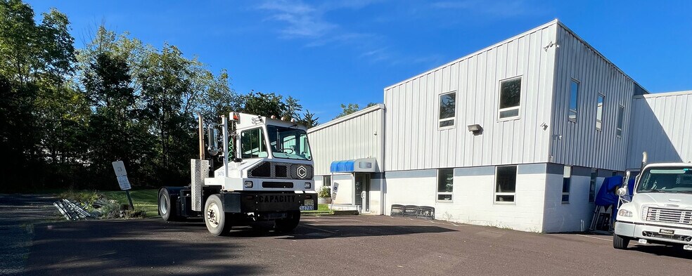 More Photos Of 185 Discovery Dr, Colmar Warehouse For Lease