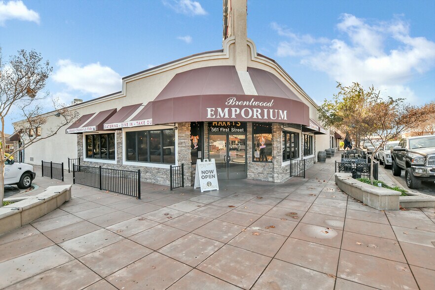 More Photos Of 561 1st St, Brentwood Storefront Retail Office For Sale