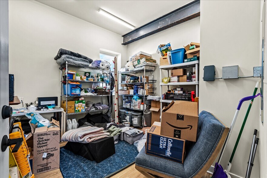 More Photos Of 10 Irving Ave N, Colonial Beach Apartments For Sale