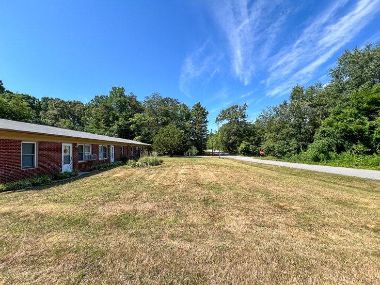 More Photos Of 144 Nottingham Dr, Forest City Apartments For Sale