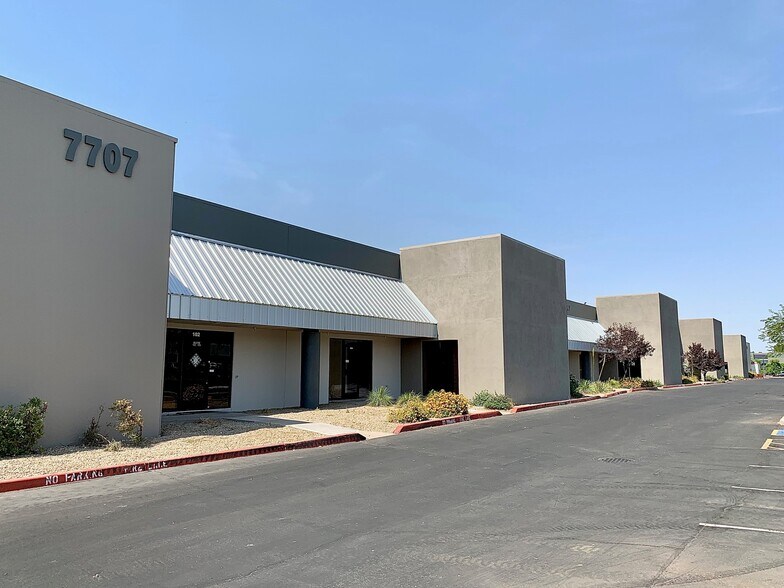 More Photos Of 7707 E Acoma Dr, Scottsdale Research And Development For Lease