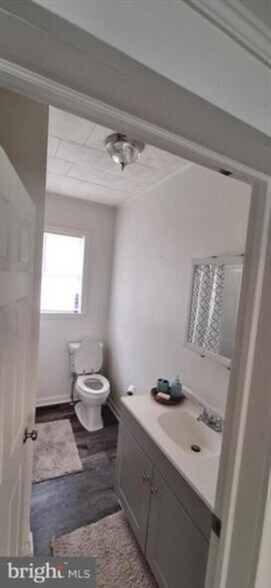 More Photos Of 603 Roslyn ave, Cambridge Specialty For Sale