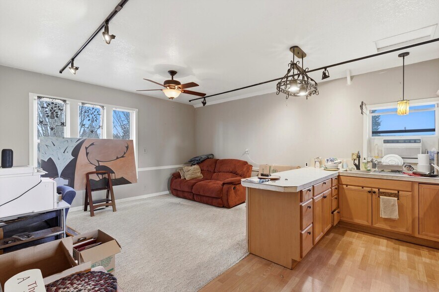 More Photos Of 114 E 2nd St, Newberg Office For Sale