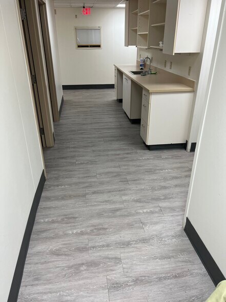More Photos Of 6685 Merchants Way, Morrow Medical For Lease