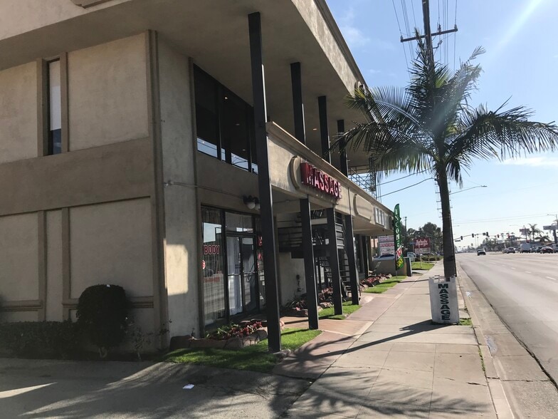 More Photos Of 1149-1163 N Tustin St, Orange General Retail For Lease