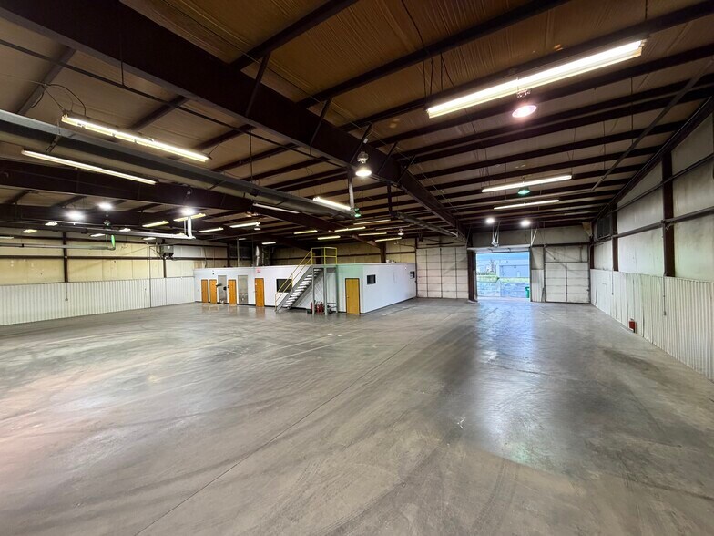 More Photos Of 111 Capital Ct, Nicholasville Industrial For Sale