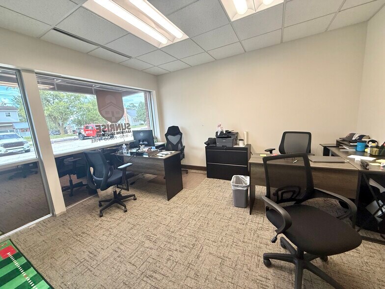 More Photos Of 200 E Lafayette St, Bloomington Service For Sale