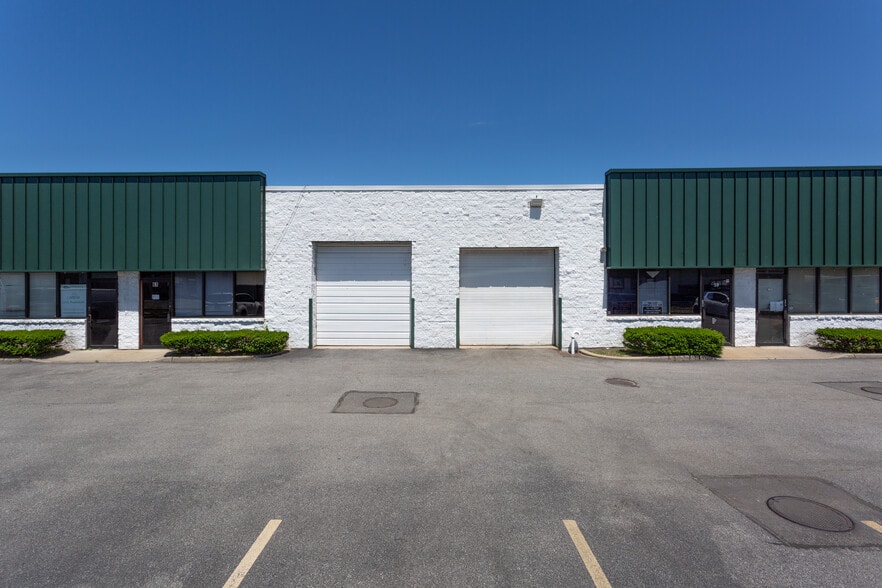 More Photos Of 51-71 Windsor Pl, Central Islip Warehouse For Lease