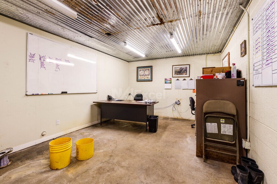 More Photos Of 550 S 1100 W, Fillmore Warehouse For Sale