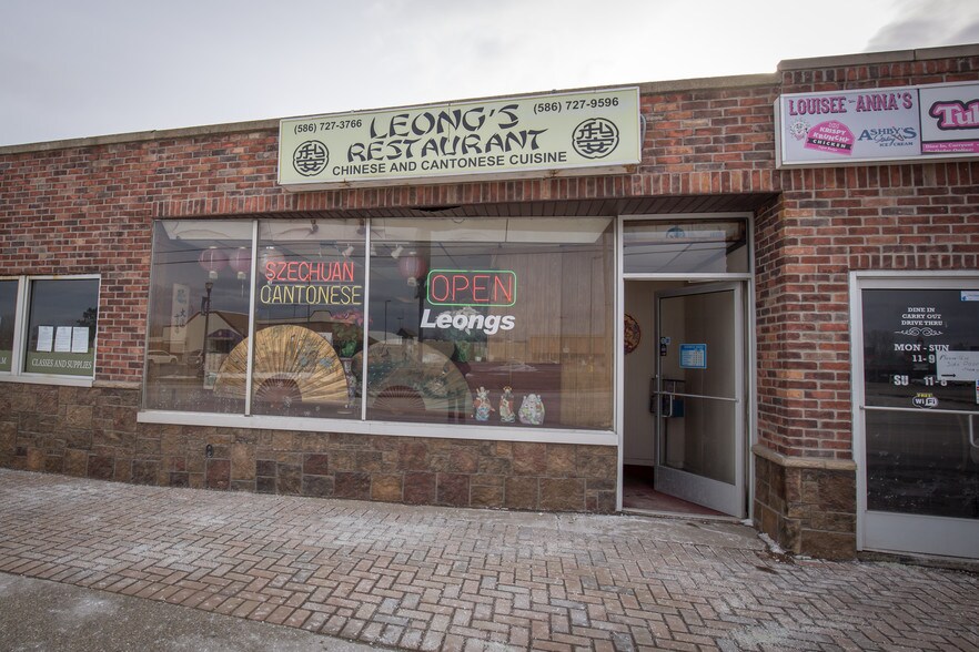 More Photos Of 67353-67365 S Main St, Richmond Storefront For Lease
