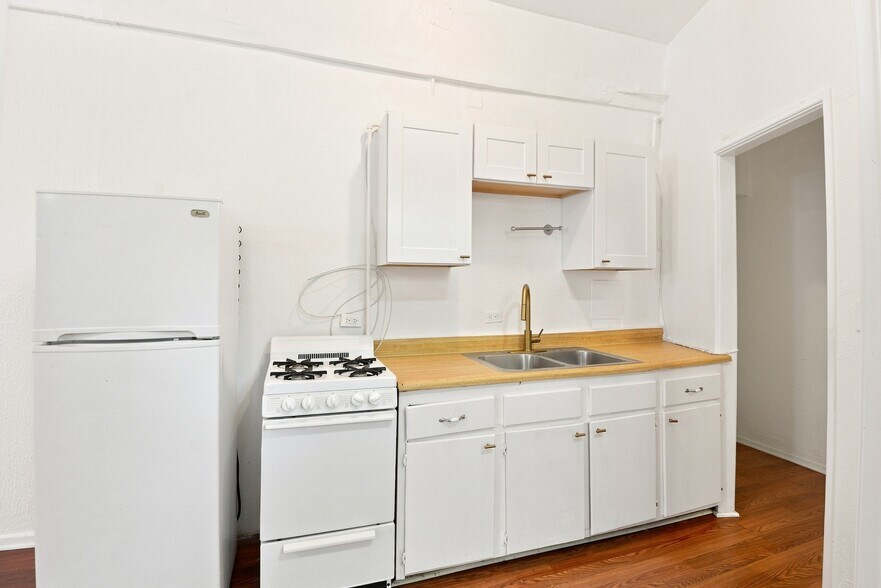More Photos Of 101 Dudley Ave, Venice Apartments For Sale