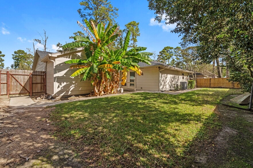 More Photos Of 1930 River Falls Dr, Kingwood Assisted Living For Sale