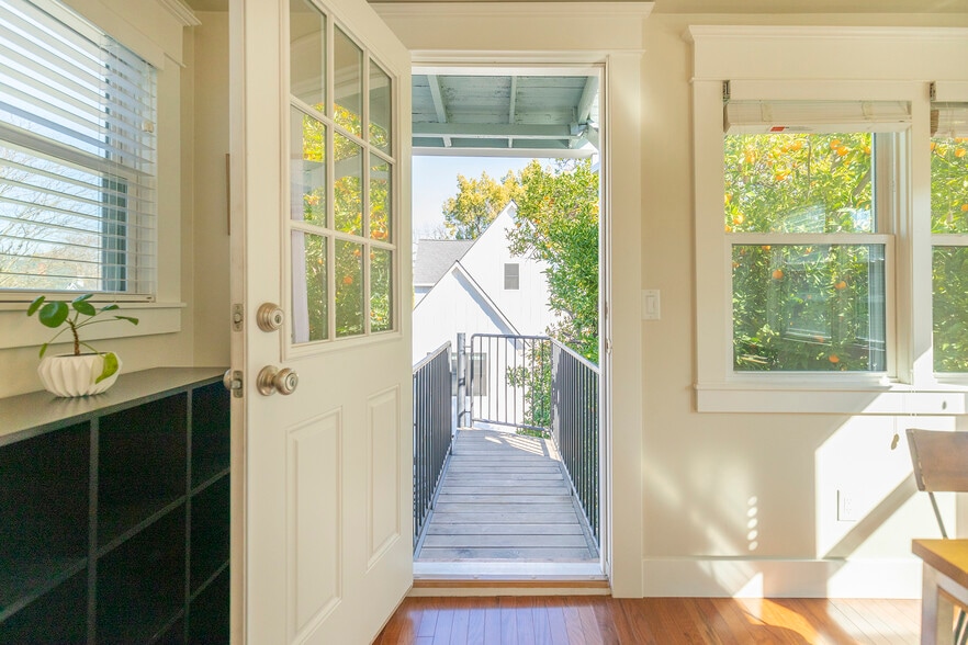 More Photos Of 2409 I St, Sacramento Apartments For Sale