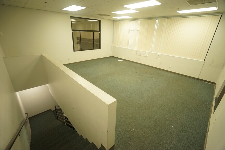 More Photos Of 5055 Walnut Grove Ave, San Gabriel Manufacturing For Lease