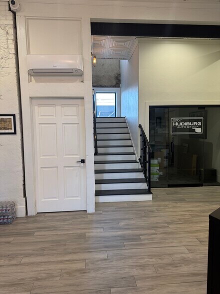 More Photos Of 1138 N Robinson Ave, Oklahoma City Office For Sale