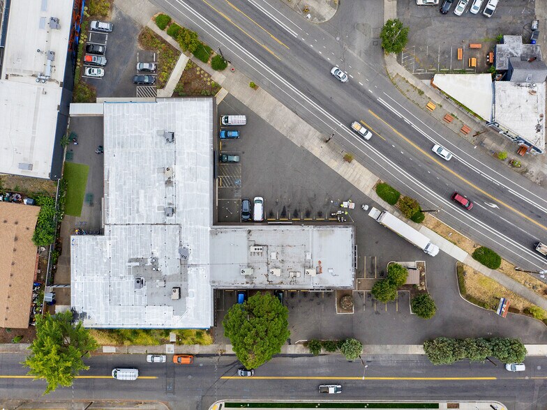 More Photos Of 6130-6144 SE Foster Rd, Portland Freestanding For Lease