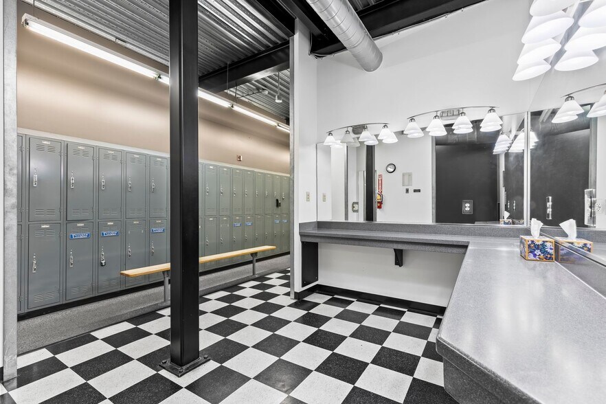 More Photos Of 2500 Business Ln, Yakima Freestanding For Lease