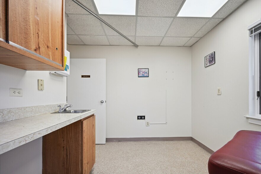More Photos Of 2117-2123 Klockner Rd, Trenton Medical For Sale