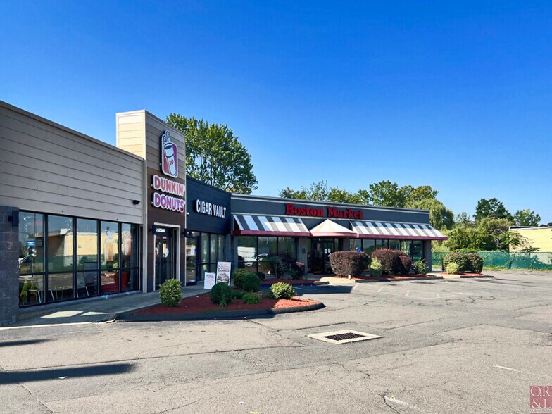 More Photos Of 96 Frontage Rd, East Haven Storefront For Sale