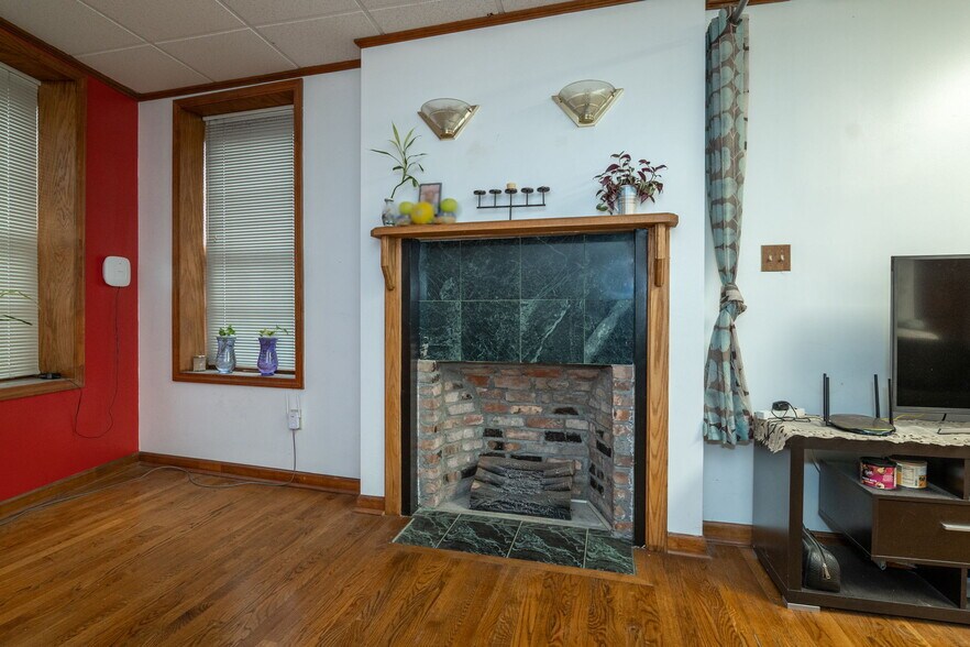 More Photos Of 46 Columbia St, Albany Office For Sale