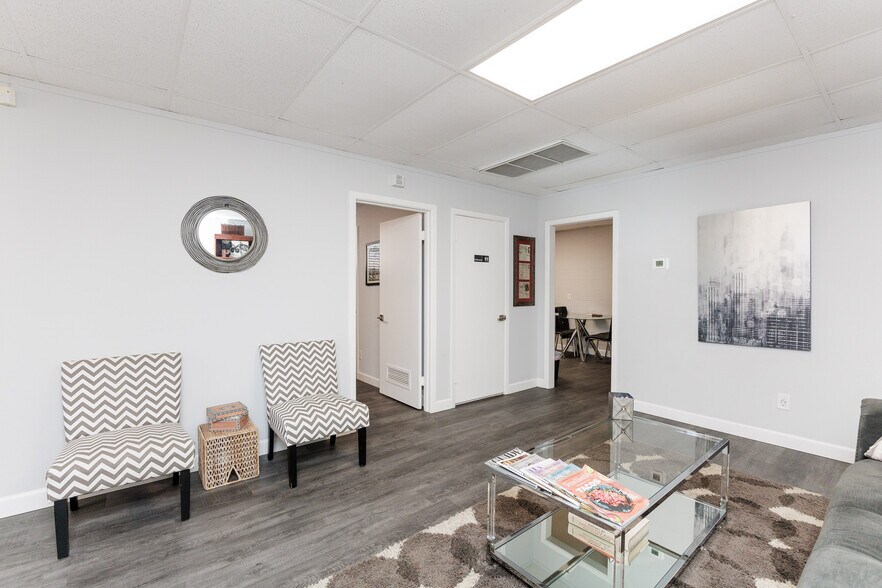 More Photos Of 525 Clifford St, Corpus Christi Office For Sale