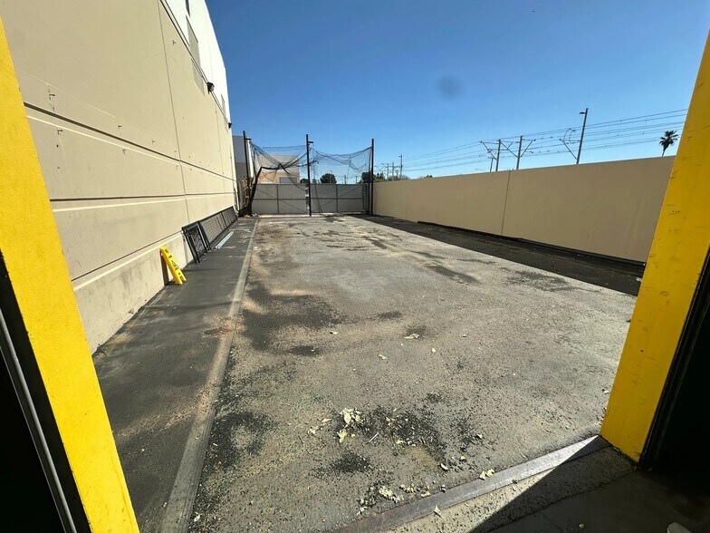 More Photos Of 1338 Palomares Ave, La Verne Manufacturing For Lease