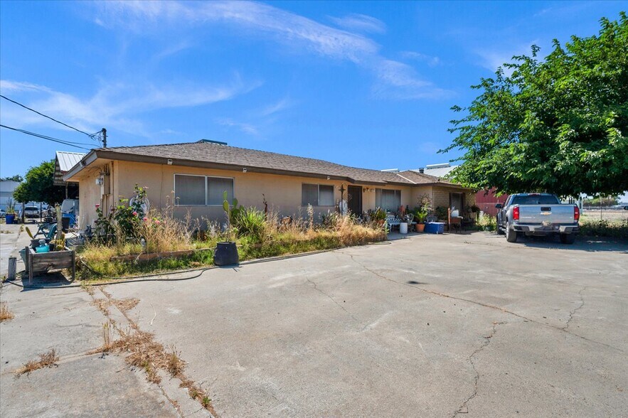 More Photos Of 15447 Avenue 28 1/2 Ave, Madera Freestanding For Sale