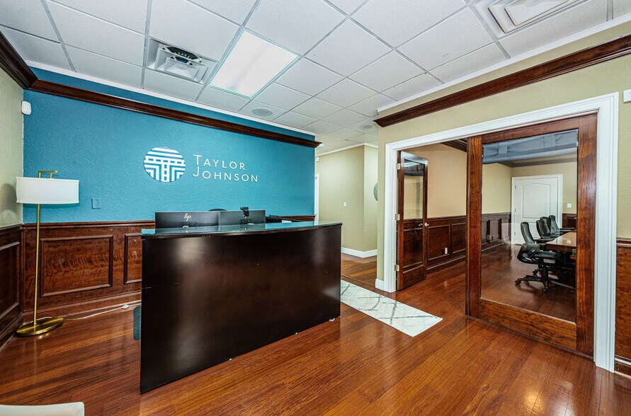 More Photos Of 3023 Eastland Blvd, Clearwater Office For Sale