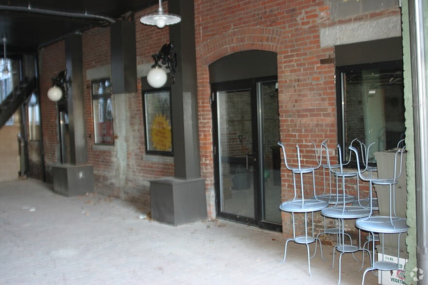 More Photos Of 37-39 Boltwood Walk, Amherst Storefront For Lease