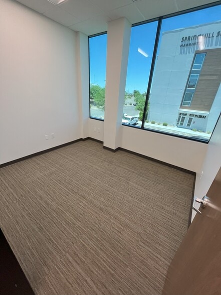 More Photos Of 1360 N Bullard Ave, Goodyear Office For Lease