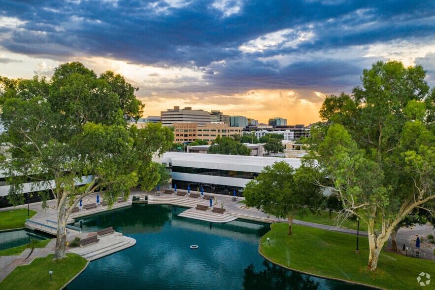 More Photos Of 2111 E Highland Ave, Phoenix Office For Lease