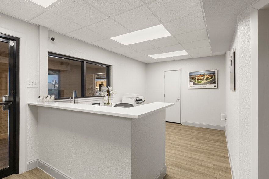More Photos Of 2003 W Wall St, Midland Office For Lease
