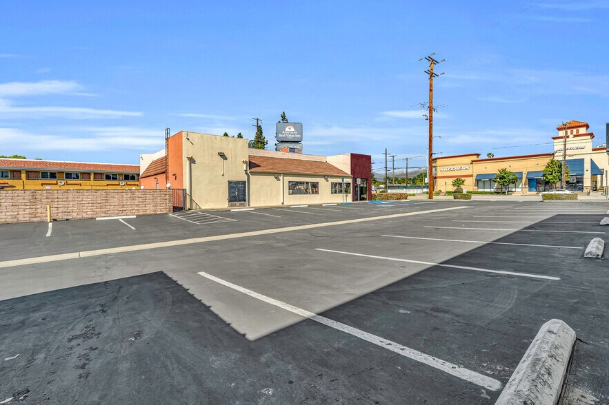 More Photos Of 437 S Azusa Ave, Azusa Restaurant For Lease